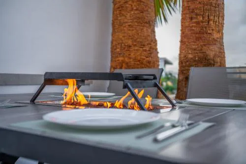 Moderne Designer-Maisonette 2 Schlafzimmer eigene Terrasse mit Grilltisch und Fitnessbereich