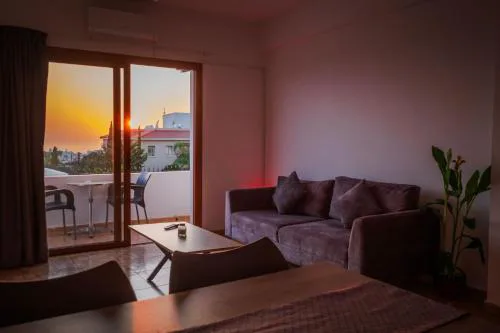 Bright sea view suite with sunset & pool Paphos