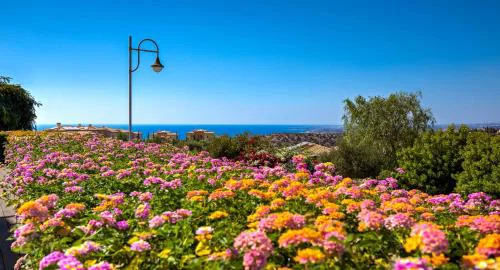 Ground floor Apartment Anthos with Beautiful Sea Views on Aphrodite Hills Resort