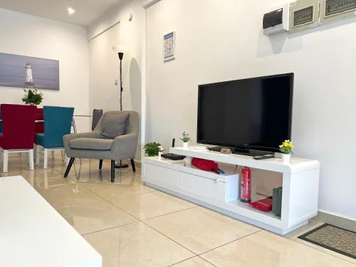Albert's Apartment Center 21