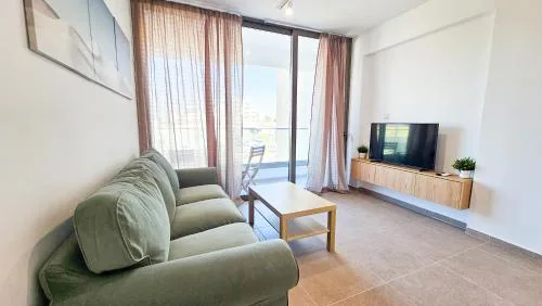 Beachside Breeze Apartment