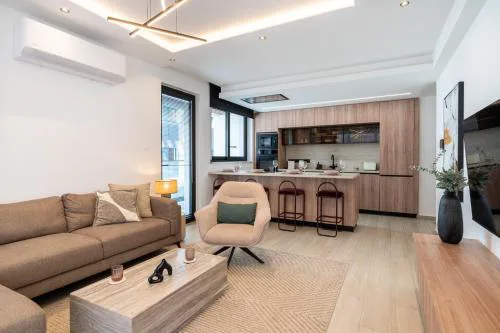 Densho 2-BR Luxury Apartment by Makenzy Beach