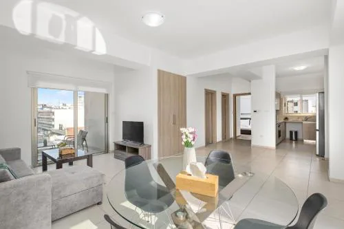 Downtown City View 2 Bedroom Apartment