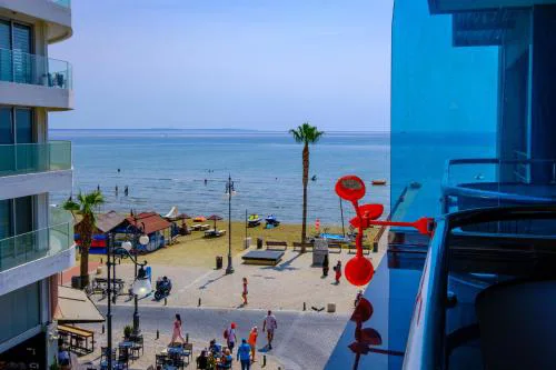 Downtown Finikoudes Beach Apartment