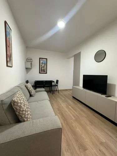 Finikoudes Central Apartment