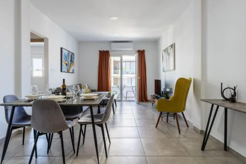 Hilltop 2-Bedroom Apartment