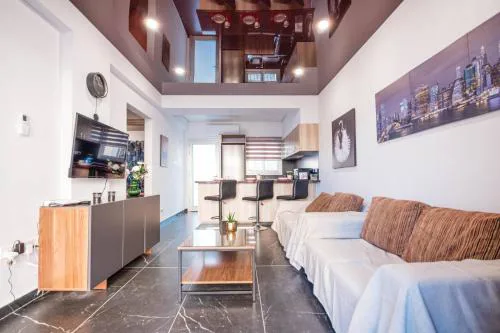 Mackenzie Suite
