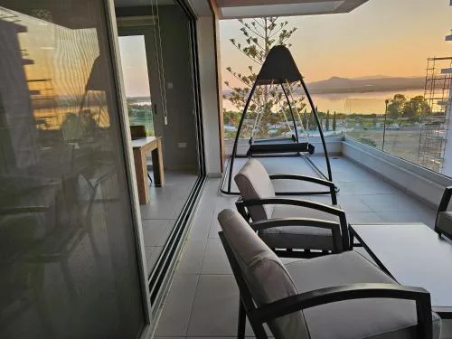 Majestic Sunset Salt Lake Views 300m from beach