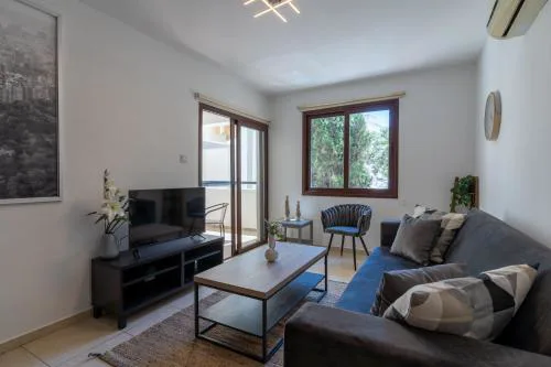 Mia 1-Bedroom Apartment in Larnaca