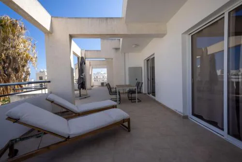 Penthouse, City Center, Walking to Beach