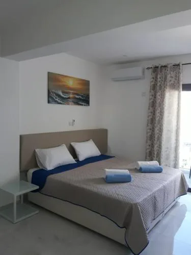 P.L Hermes Studios & Apartments
