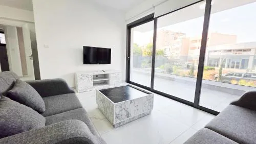 Poolside Lux Apartment