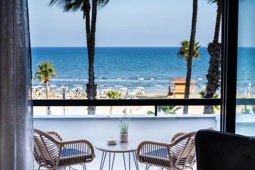 Quattro Beachfront Sea View Ap 206