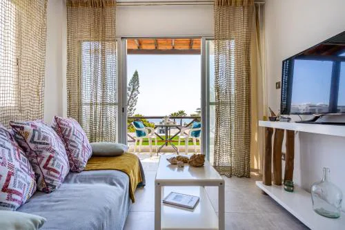 Seawaves 1- Bedroom Apartment near Meneou Beach