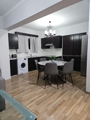 Serenity Home - Holiday Apt Larnaca
