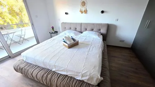 Shared 3BR Apt in Central - 1GB Wi-Fi