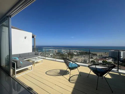 Stunning Penthouse with Sea and City View
