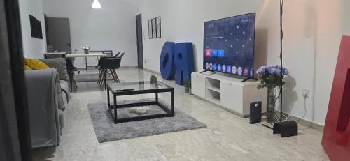 ART- D Deluxe 3 BR Apartment - Breakbooking CY