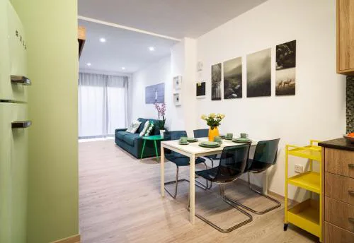 Beach Walk - Central, Cool, Cute, Convenient