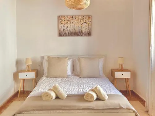 Charming 1-BR Stay Near City Centre, Marina and Beaches - Perfect for Couples, Business or Solo Travellers