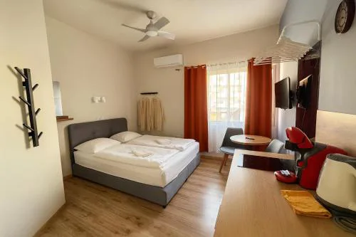 Smart Comfort StudioN4 Private Kitchenette Bathroom to Beach 260m Marina Port old City 900m