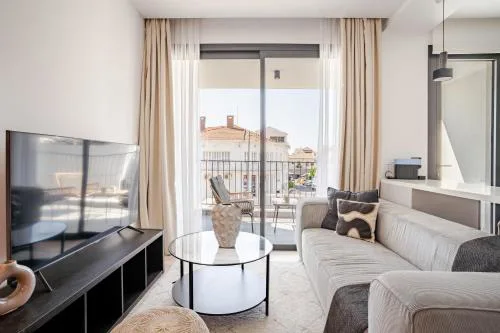 Yamas Urban Living Olympia Suites Old Town Studio