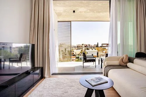 Yamas Urban Living Sequoia Residence