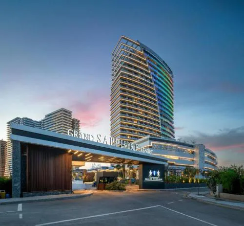Grand Sapphire Casino, High Floor, Sea View