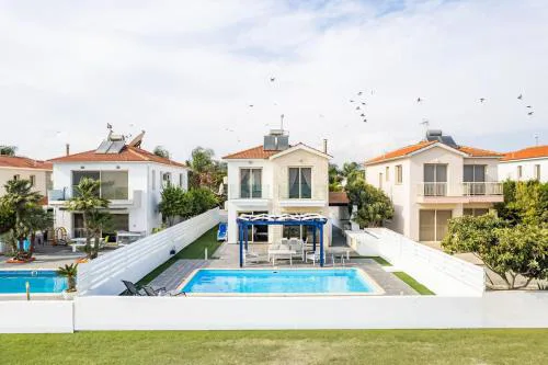 Villa Waves