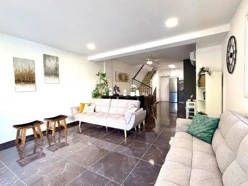 Elegant Beach Villa Moonstone II