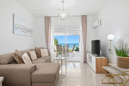 Wavestone Beachfront House