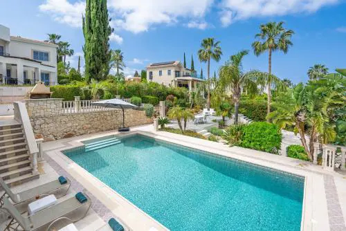 Seaview Villa Selenia pool & jacuzzi in Neo Chorio