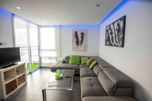 Glabur Stays - The Amazing 1 BDR - Executive apt Nicosia Center Free Parking & WiFi