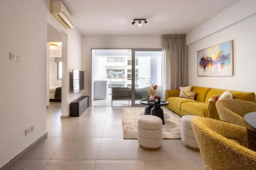 Modern City Retreat - Balcony and Chic Design
