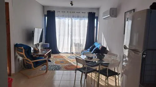 1 bedroom apartment with communal pool