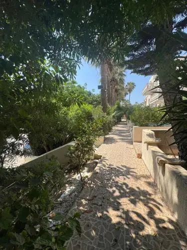 2 bedroom townhouse close to the sea