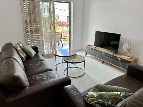 3 bdr house Ambrosia