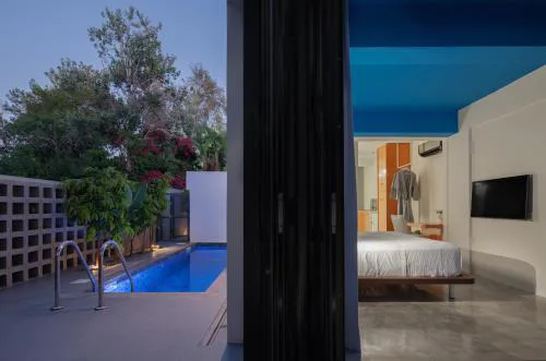 Adrop Pool Suites