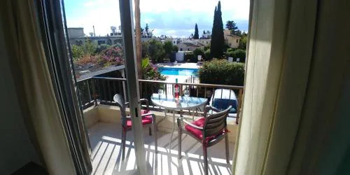 'Chez Antoine' Pool-View 5min from Sea