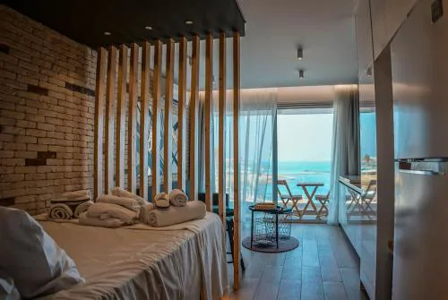 COSea Living: SeaSide Luxury Suite in Harbour 107A