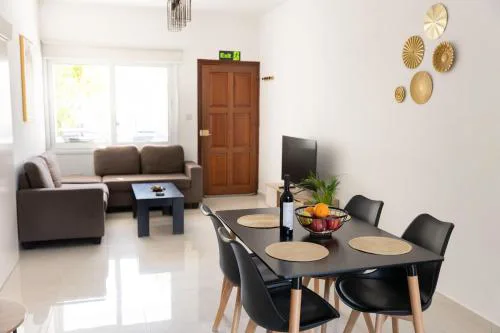 Cozy Oasis Lemon Tree - in the heart of Kato Pafos