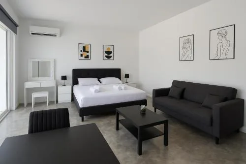 EvAndrea Tefkrou - Stylish Studio in Kato Paphos
