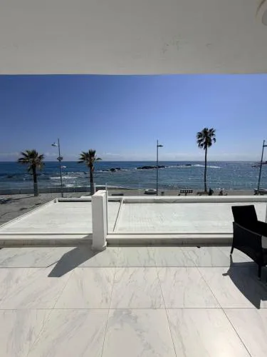 Infinite Sea View - Harbour Luxury Apartment 106
