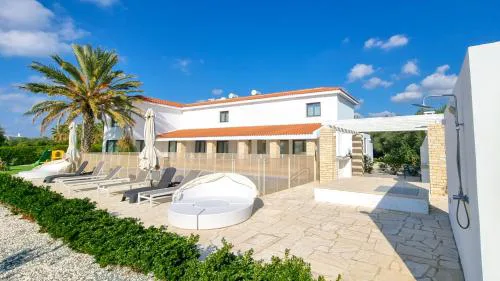 Leto 13 Villa