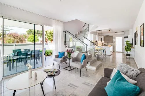 Luxurious ONE Maisonette by Ezoria Villas
