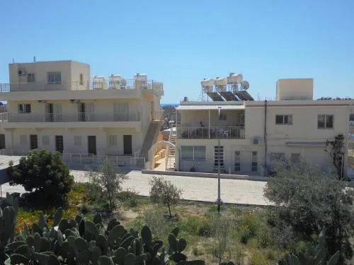 Niki Court Holiday Apartments