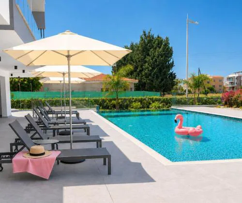 Oasis 301 Gorgeous Modern 2-Bed Complex Pool
