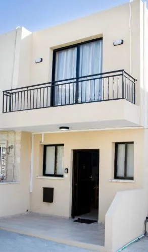 Ocean Breeze Townhouse near Venus Beach
