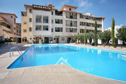 Pool side 2 Bedroom Queens gardens Complex