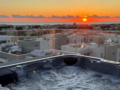 Rooftop apartment with jacuzzi